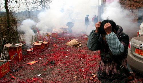 农村老板放烟花爆料视频